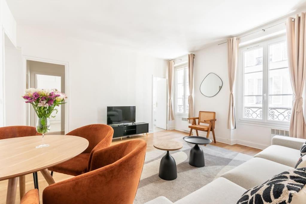 Appartement 2 Pieces #toureiffel #invalides Parijs